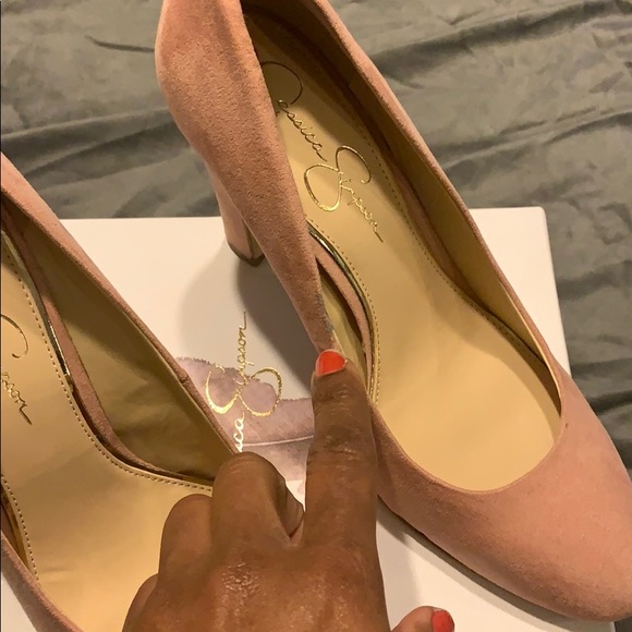 Beautiful Pumps - Picture 5 of 7